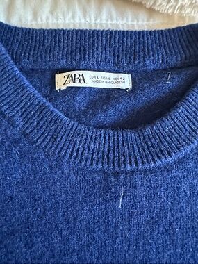 Zara Men's Deep Blue Crewneck Sweater